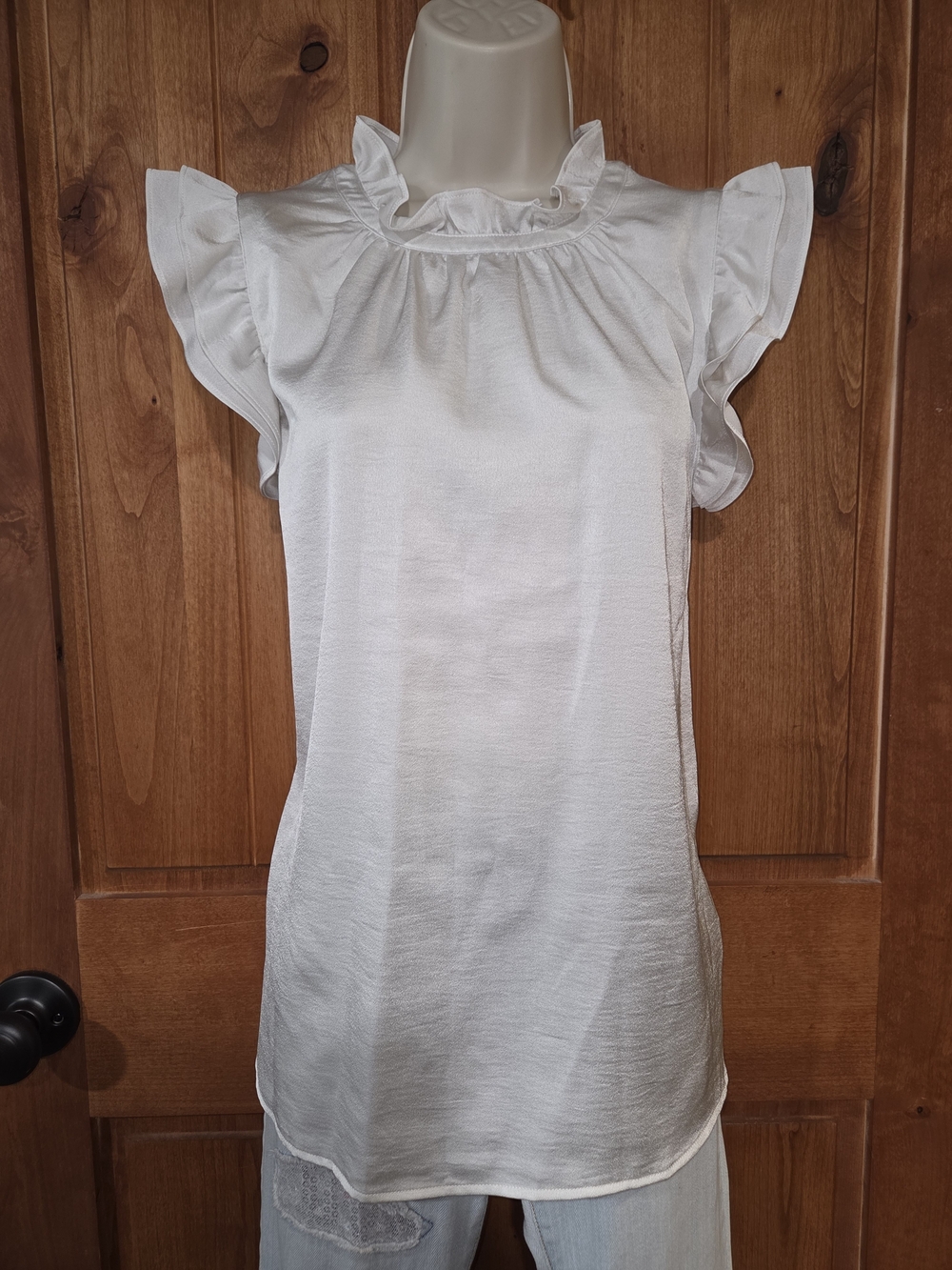 Nine Eight NY Ruffle-Neck White‎ Cap-Sleeve Blouse